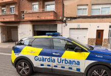 L’Ajuntament de Badalona precinta a Bufalà un local que funcionava sense llicència com a taller i magatzem de ferros