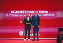 Jordi Fernández rep a Badalona el nomenament com a fill predilecte després de portar el nom de la ciutat a l’elit del bàsquet mundial